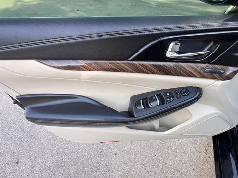 Used 2017 Nissan Maxima Platinum FWD image 22