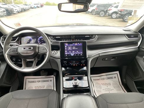 Used 2023 Jeep Grand Cherokee L Laredo image 21