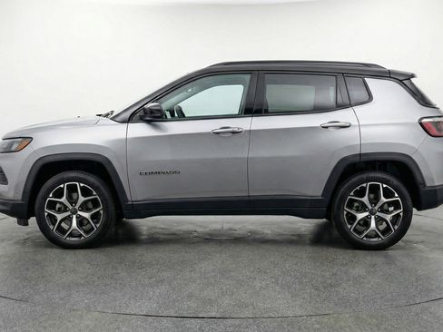 Used 2025 Jeep Compass Limited AWD/4WD image 5