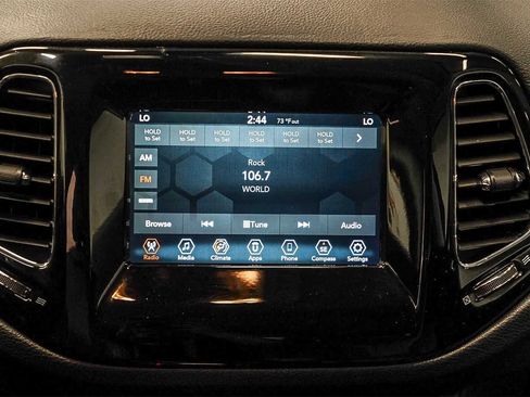 Used 2020 Jeep Compass Latitude image 14