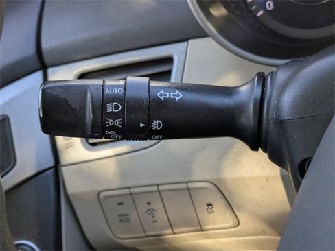 Used 2016 Hyundai Elantra SE w/ Option Group 02 image 24