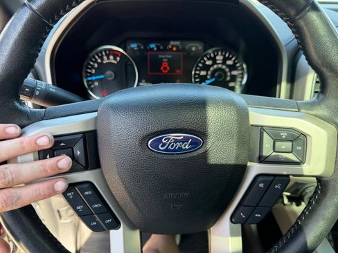 Used 2017 Ford F150 Lariat w/ Equipment Group 502A Luxury AWD/4WD image 6