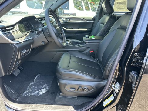 New 2026 Jeep Grand Cherokee L Limited AWD/4WD image 23