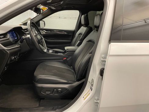 Certified 2021 Jeep Grand Cherokee L Laredo AWD/4WD image 17