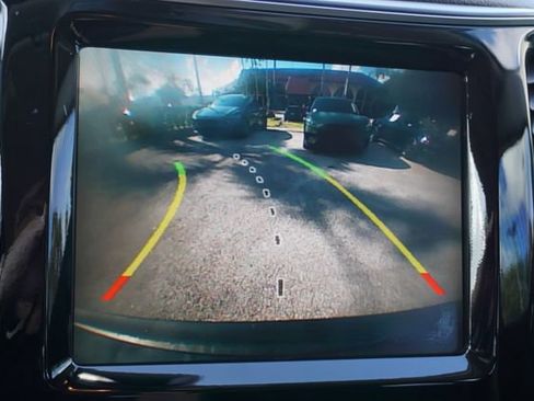 Used 2019 Jeep Cherokee Limited FWD image 12