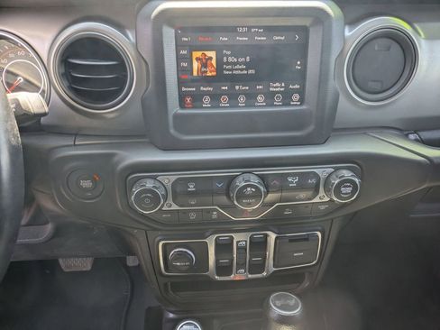 Used 2022 Jeep Wrangler Unlimited Sport AWD/4WD image 16