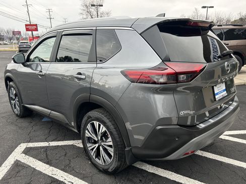 Used 2023 Nissan Rogue SV w/ SV Premium Package image 3