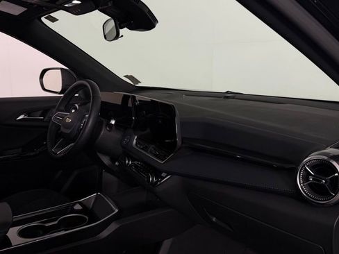Used 2025 Chevrolet Equinox LT AWD/4WD image 32