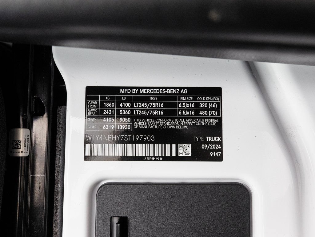 Used 2025 Mercedes-Benz Sprinter 2500 image 28