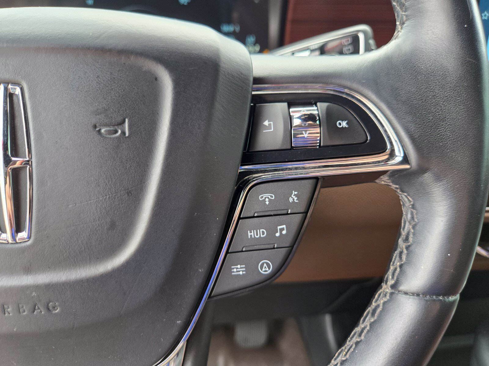 Used 2023 Lincoln Navigator Reserve AWD/4WD image 39