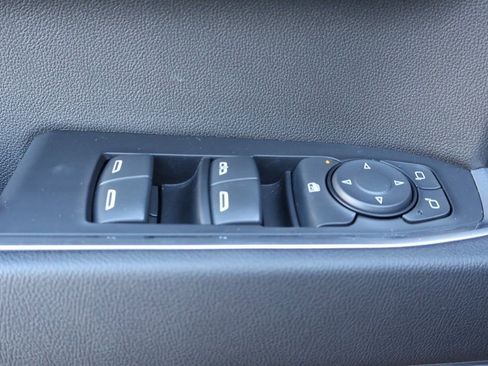 Used 2022 GMC Sierra 1500 Elevation w/ Elevation Premium Package image 9