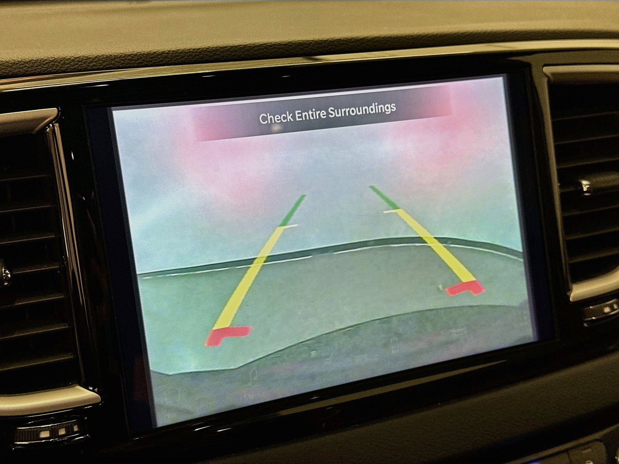 Used 2023 Chrysler Pacifica Touring-L FWD image 22