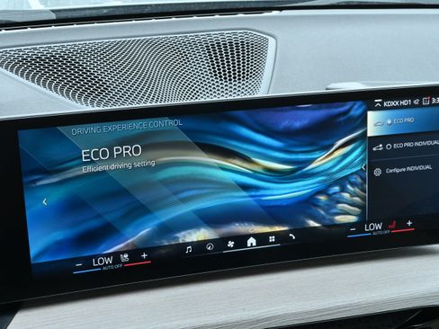 Certified 2025 BMW 330i Sedan RWD image 31