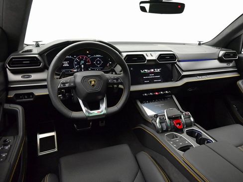 Used 2025 Lamborghini Urus SE AWD/4WD image 7
