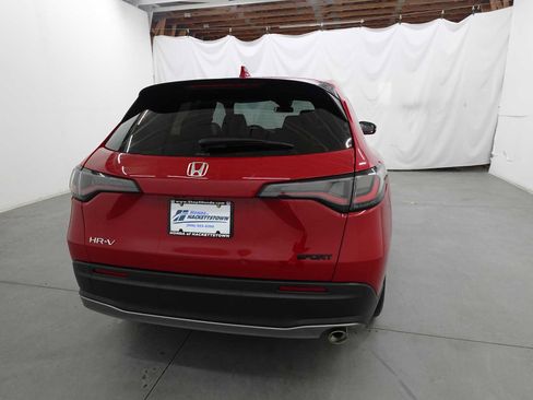 Certified 2025 Honda HR-V Sport image 5