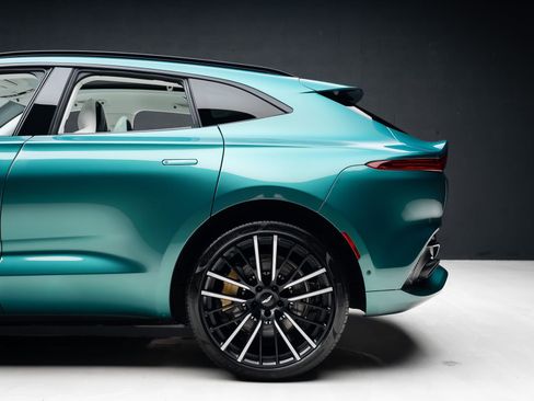 Used 2023 Aston Martin DBX AWD/4WD image 20