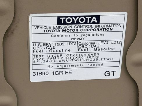 Used 2012 Toyota FJ Cruiser 4WD w/ Upgrade Pkg image 15
