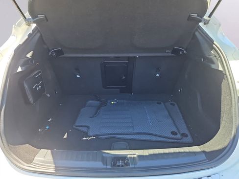 Used 2018 INFINITI QX30 AWD image 32
