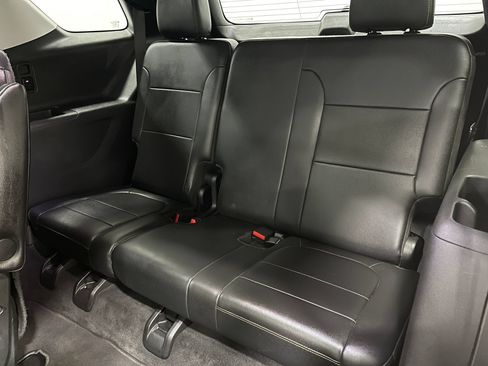 Used 2019 Chevrolet Traverse Premier w/ Driver Confidence II Package FWD image 31