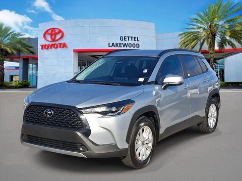 Certified 2023 Toyota Corolla Cross LE image 1