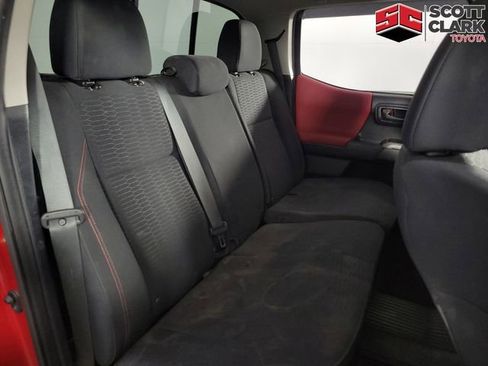 Used 2018 Toyota Tacoma SR5 RWD image 15