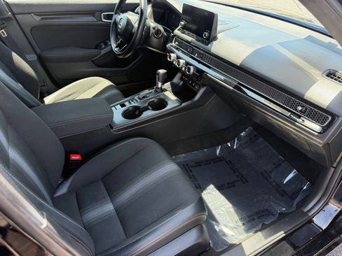 Used 2025 Honda Civic Sport image 29