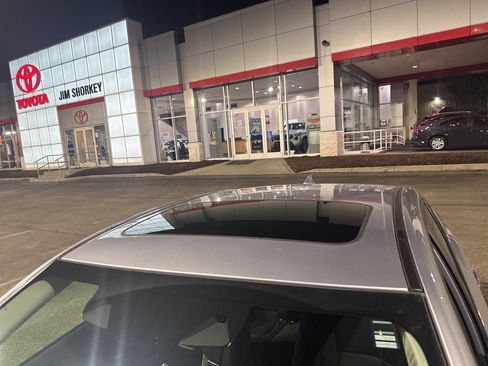 Used 2024 Subaru Legacy Premium image 3