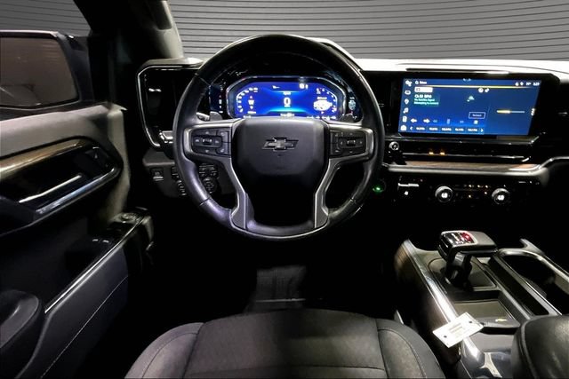Used 2022 Chevrolet Silverado 1500 RST w/ Convenience Package II AWD/4WD image 9
