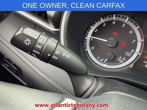 Used 2023 Toyota Highlander XLE AWD/4WD image 32