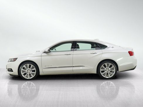 Used 2017 Chevrolet Impala Premier w/ Enhanced Convenience Package FWD image 2