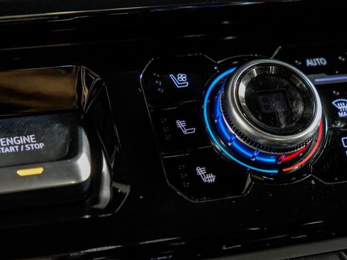 Used 2023 GMC Sierra 1500 AT4 image 25