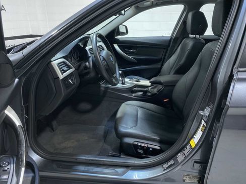 Used 2014 BMW 320i xDrive Sedan AWD/4WD image 2