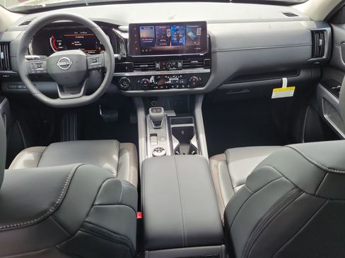 New 2026 Nissan Pathfinder SL AWD/4WD image 10
