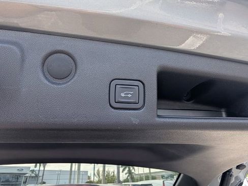 Used 2023 Chevrolet Equinox LS w/ LS Convenience Package image 15