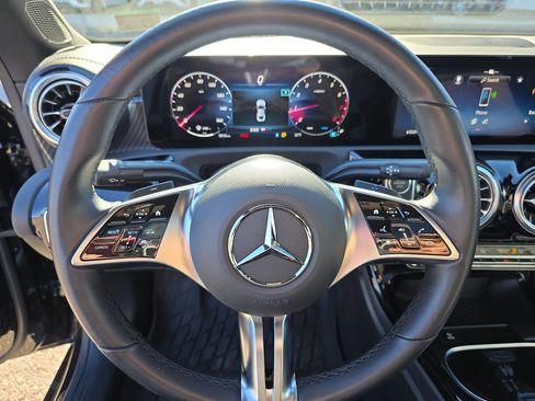 Used 2024 Mercedes-Benz CLA 250 4MATIC image 25