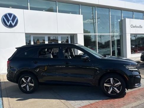 Used 2023 Kia Sorento S FWD image 1