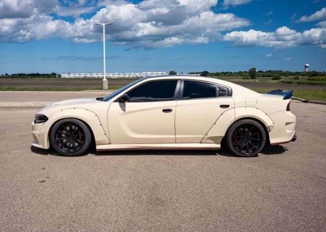 Used 2016 Dodge Charger SRT Hellcat w/ Harman/Kardon Audio Group RWD image 4