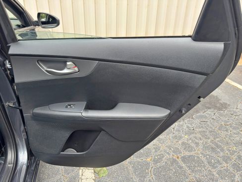 Used 2020 Kia Forte LXS FWD image 36