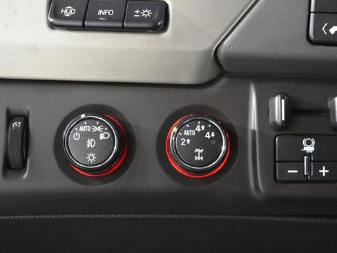 Used 2016 GMC Yukon XL Denali image 20