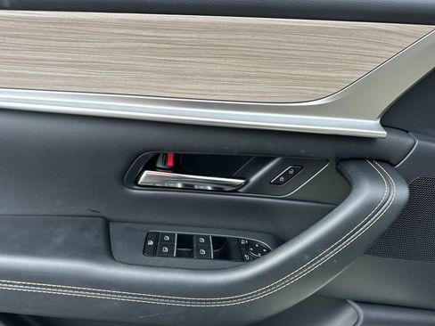 Certified 2025 MAZDA CX-70 3.3 Turbo w/ Premium Package image 11