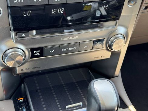 Used 2020 Lexus GX 460 Premium w/ Premium Package AWD/4WD image 18