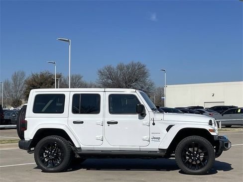 Used 2022 Jeep Wrangler Unlimited Sahara w/ Safety Group image 3