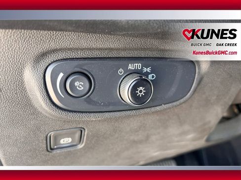 Used 2024 GMC Terrain SLE image 17