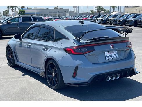 Used 2024 Honda Civic Type R image 3