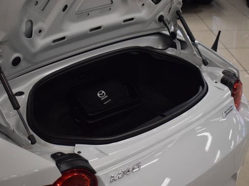 Used 2018 MAZDA MX-5 Miata RF Grand Touring image 38