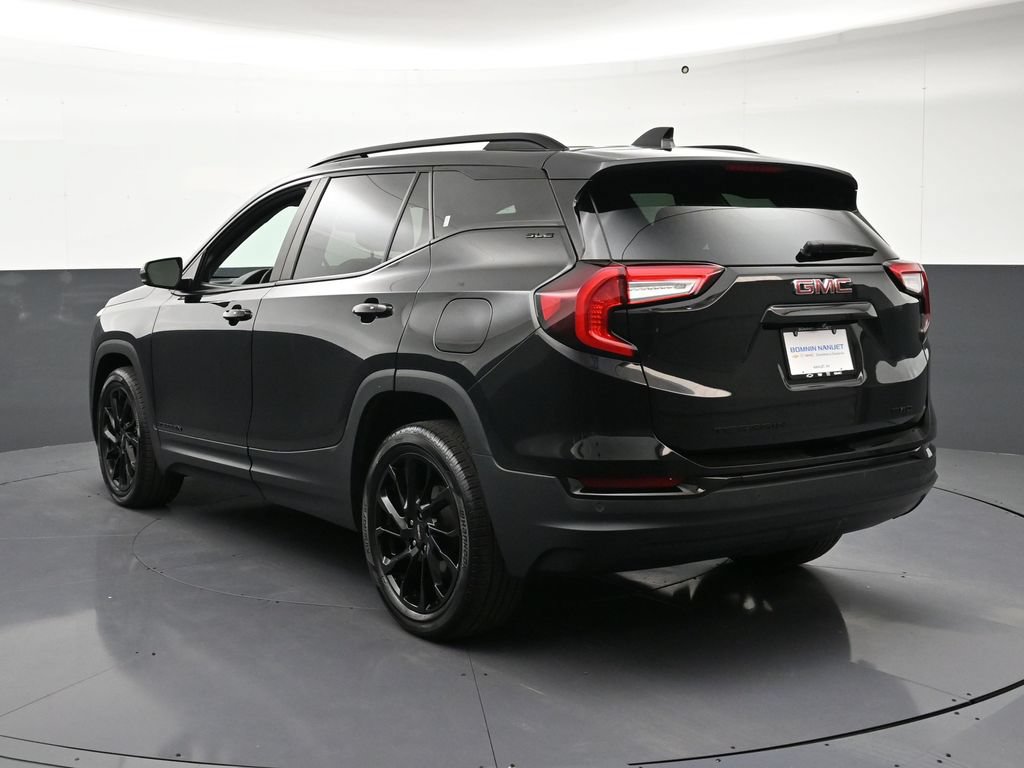 Certified 2023 GMC Terrain SLE w/ Driver Convenience Package AWD/4WD image 3