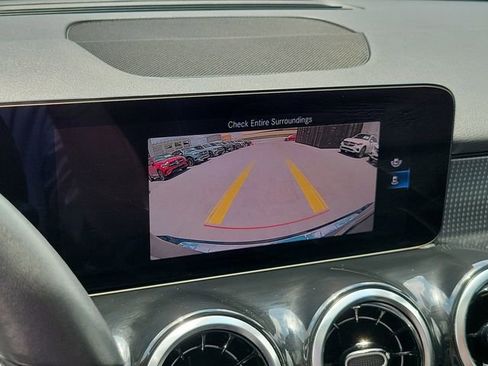 Used 2022 Mercedes-Benz GLB 250 image 32