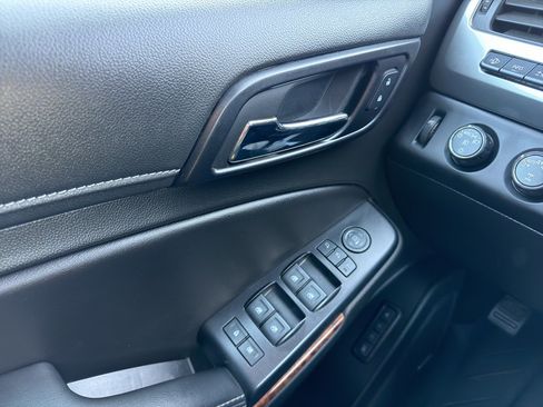 Used 2018 Chevrolet Tahoe Premier image 17