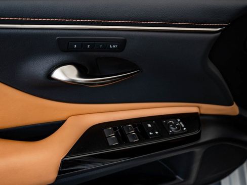 Used 2022 Lexus ES 250 w/ Premium Package image 25