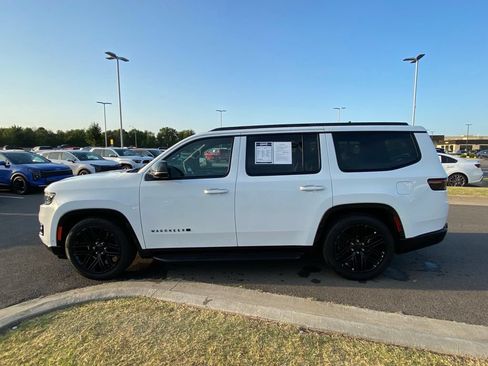 Used 2024 Jeep Wagoneer Series II w/ Convenience Group I AWD/4WD image 5